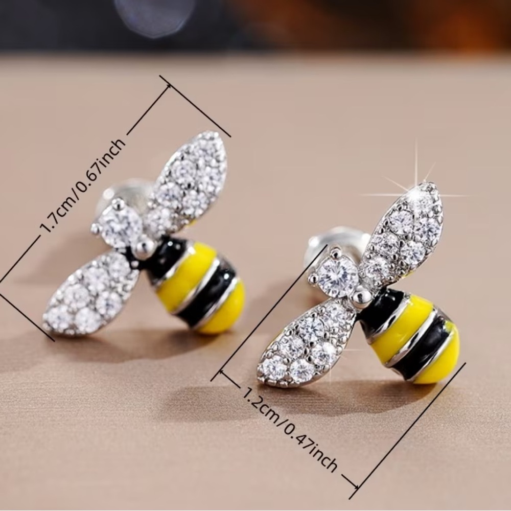 🐝🌼🐝 BUMBLE BEE SILVER, YELLOW, & BLACK CRYSTAL STUD EARRINGS❗️🐝🌼🐝 - Picture 2 of 3